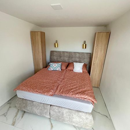 Luxury Apartments In Balatonalmadi, Almadi Lux Apartman III - Pure Gold Bagian luar foto