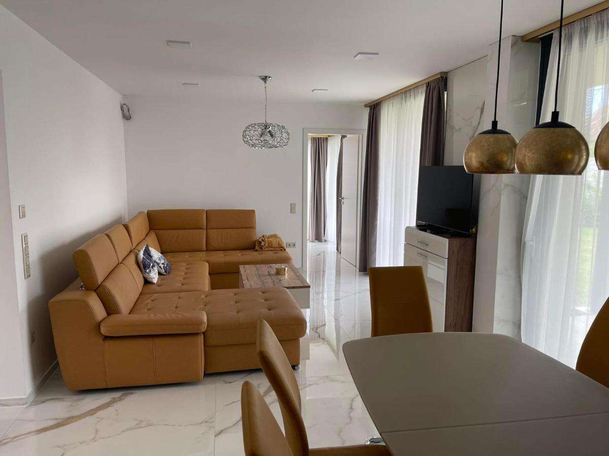 Luxury Apartments In Balatonalmadi, Almadi Lux Apartman III - Pure Gold Bagian luar foto