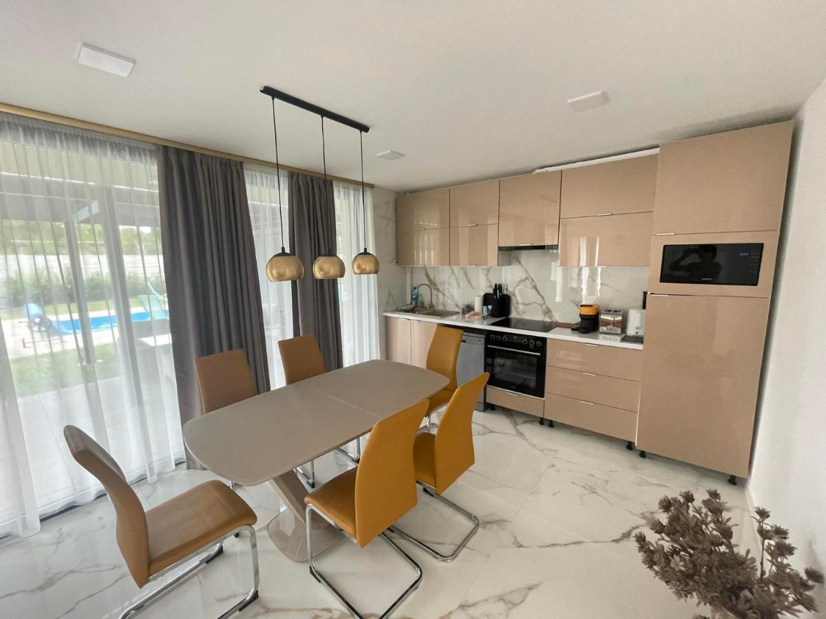 Luxury Apartments In Balatonalmadi, Almadi Lux Apartman III - Pure Gold Bagian luar foto